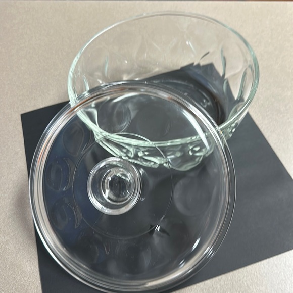 Glass vintage Pyrex Ovenware 9” round - Picture 2 of 6